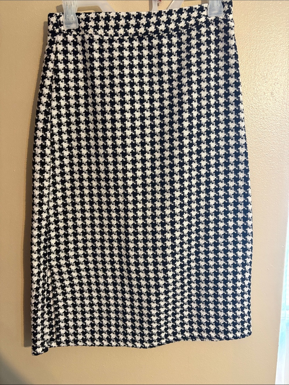 Tailored Black and White Houndstooth Pencil Skirt